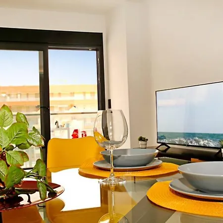 Apartment Sea Views With Ac And Pool